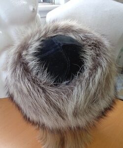 EXCELLENT RACCOON RACOON FUR HAT CAP W/ BLACK SUEDE TOP WOMEN WOMAN SIZE ALL