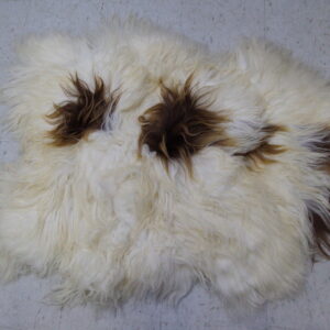 NEW BEAUTIFUL SHEEP LAMB FUR SKIN PELT HIDE RUG 37.5" X 32"