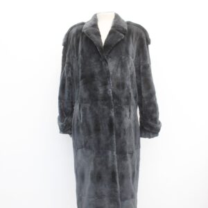 EXCELLENT BLUE SHEARED MUSKRAT FUR COAT JACKET WOMEN WOMAN SIZE 4-6 SMALLELEGANT BLUE SHEARED MUSKRAT FUR COAT FOR WOMEN!  THIS STUNNING PIECE FEATURES A SOPHISTICATED NOTCH COLLAR, TWO SIDE POCKETS, SHOULDER & CUFF TABS, BACK BELT AND ELEGANT HOOK & EYE CLOSURE.   A PERFECT COMBINATION OF ELEGANCE AND GLAMOUR TO ELEVATE YOUR WARDROBE!  THIS ITEM IS PRE-OWNED: THE FUR AND THE INSIDE LINING ARE "EXCELLENT", THE BEST CONDITION!   AFTER BUYING THIS ITEM, IT WOULD BE VERY MUCH APPRECIATED IF YOU COULD PROVIDE YOUR HEIGHT, WEIGHT AND BUST CIRCUMFERENCE, MEASURED ALL AROUND YOUR CHEST UNDER THE ARMS AT THE WIDEST POINT, SO WE CAN ADJUST THIS COAT TO YOUR SIZE, BEFORE SHIPPING, IF NEEDED. IT WILL ALSO HELP US TO SHIP YOUR ITEM SOONER, THANK YOU! :)  MEASUREMENTS:    SIZE: 4-6 SMALL LENGTH: 50"  SLEEVES: 32"; LONG LENGTH; MEASURED FROM THE SIDE OF THE NECK TO 2" PAST YOUR WRIST WITH YOUR ARM SIDE TO YOUR BODY, will be adjusted as needed (and if needed) based on your height FREE OF CHARGE!