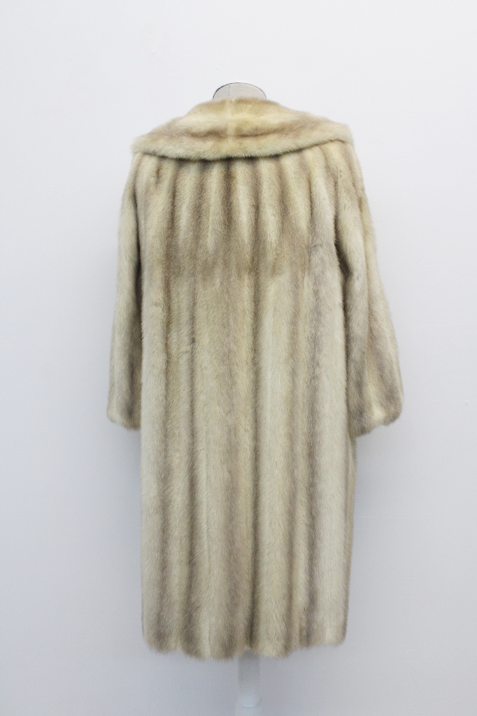 IMG_8484A681156438M2514047